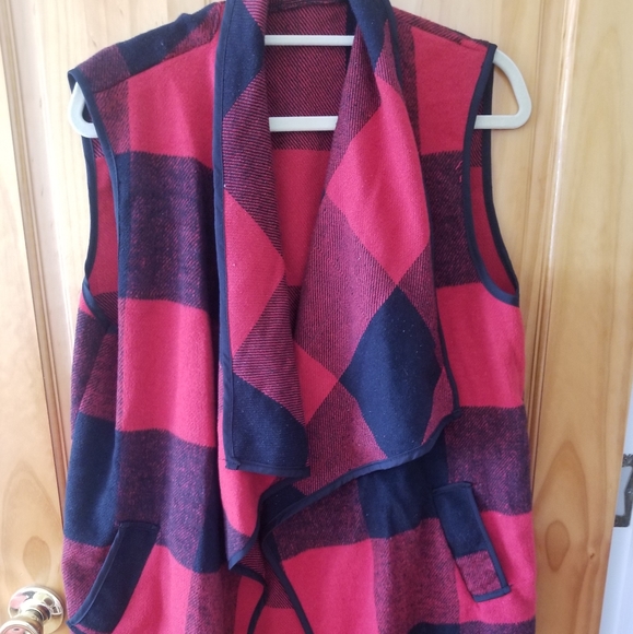 Jackets & Blazers - Draped Open Red and Black Plaid Vest size 2x
